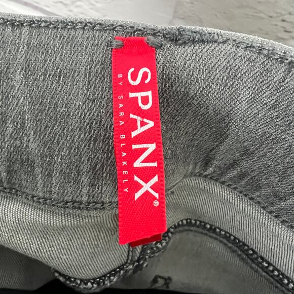 SPANX Women’s M Gray Distressed Raw Hem Pull-On Skinny Jeans Shaping Panel - Picture 5 of 12